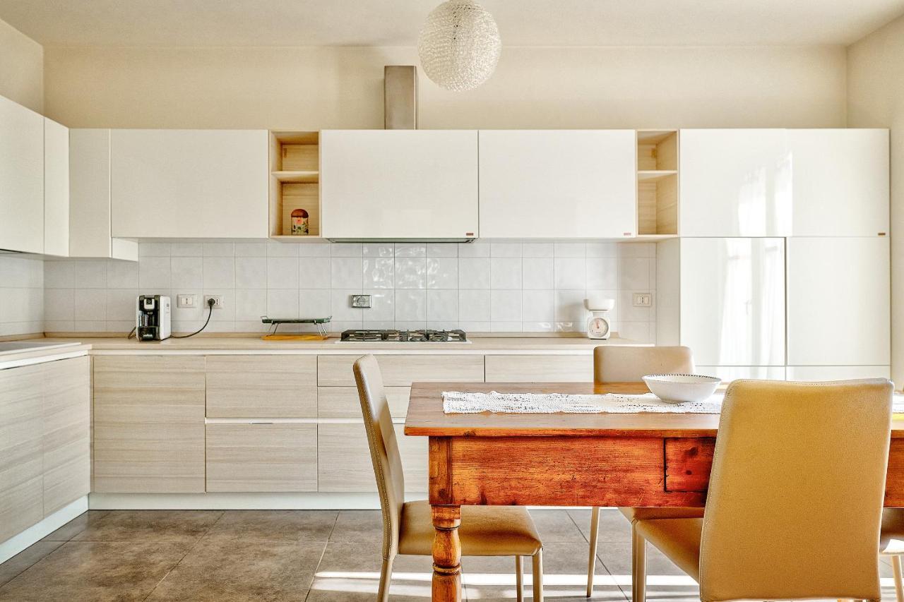 Villa Il Poggino - Modern House Фояно-делла-Кьяна Экстерьер фото